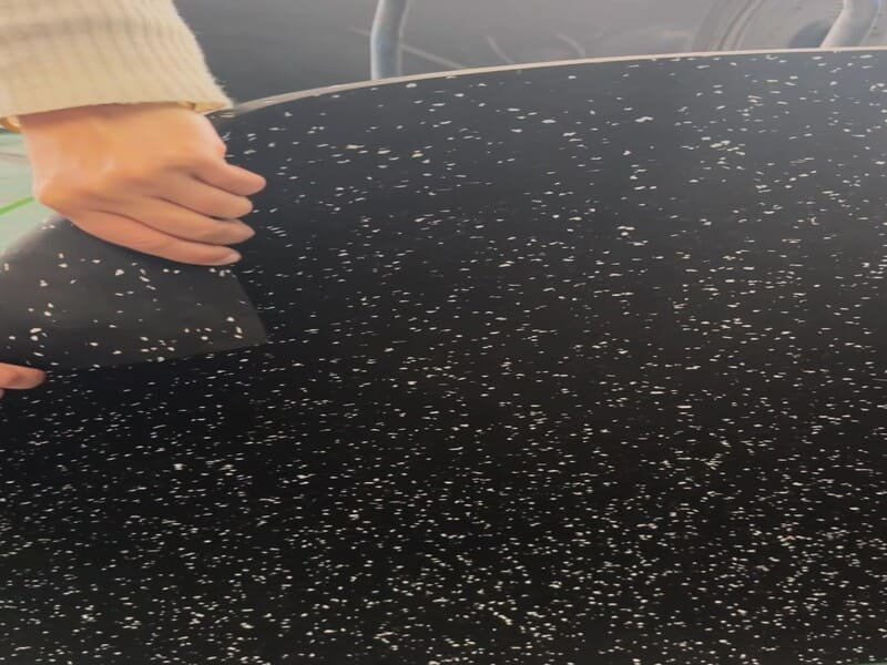 Seamless rubber flooring roll vs interlocking tiles comparison